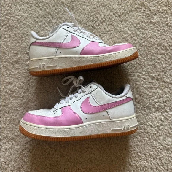 Nike Women’s Custom Air Force 1 - Picture 2 of 6